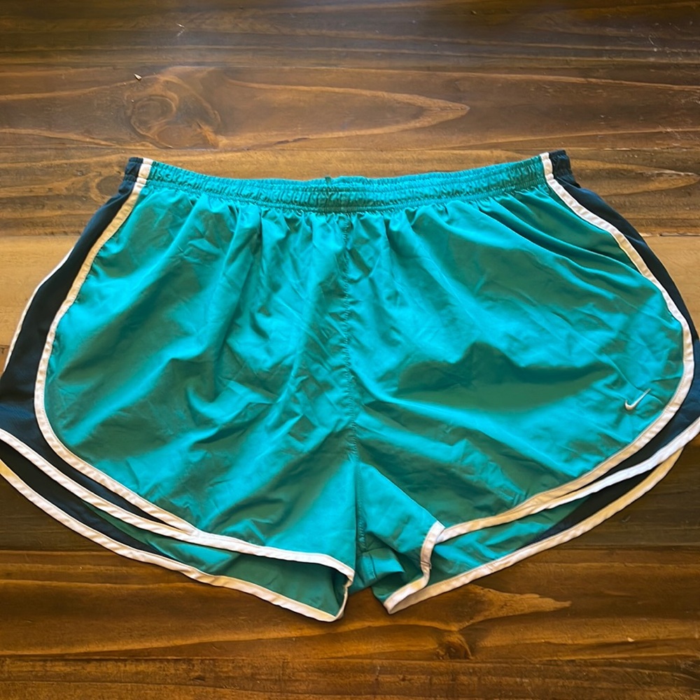 NIKE DRI FIT TIEMPO SHORTS - PLUS SIZE - 3X